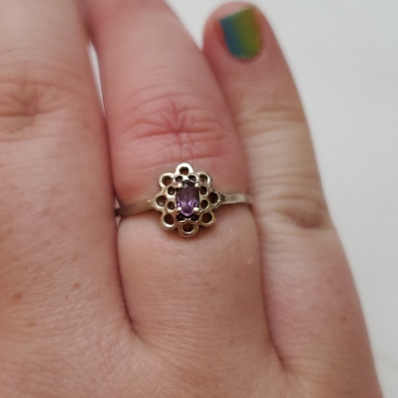 Jewelry - Sterling Silver Amethyst ring dainty flower